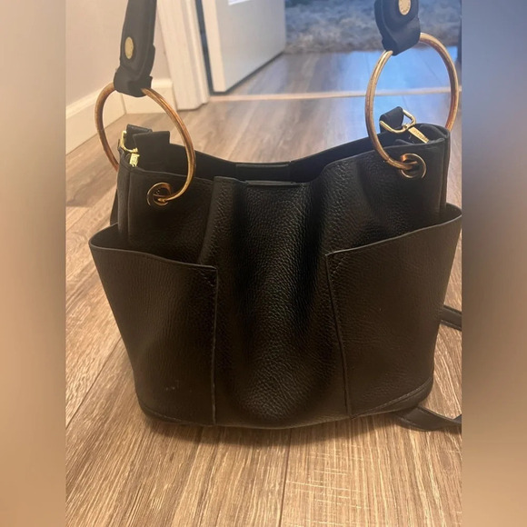 Steve Madden Black Bucket Bag Crossbody  Gold Hardware - Picture 4 of 9
